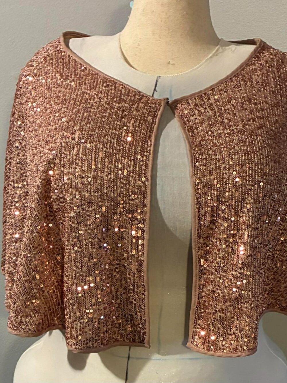 TORRID SEQUIN BOLERO (ONE SIZE — CHAMPAGNE)